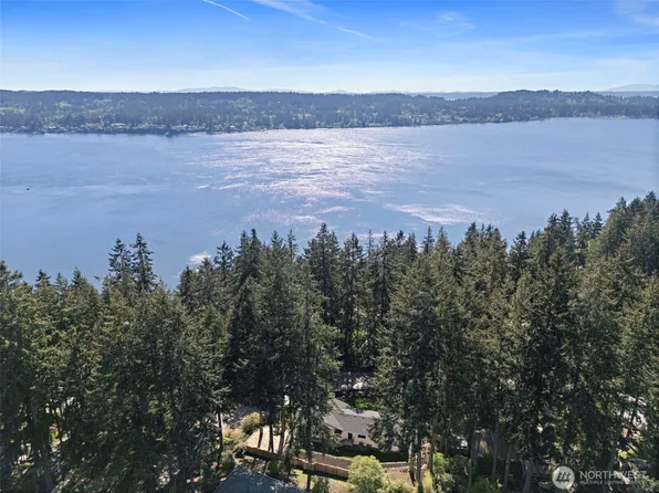 111 Point Fosdick Circle NW, Gig Harbor, WA 98335