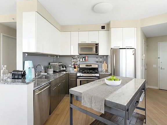 3rd image of 230 Ashland Pl APT 28A
