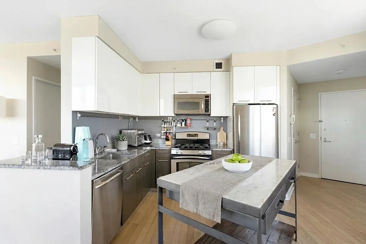 Building Photo - 230 Ashland Pl #28A