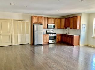 736 N 2nd St #3, Philadelphia, PA 19123