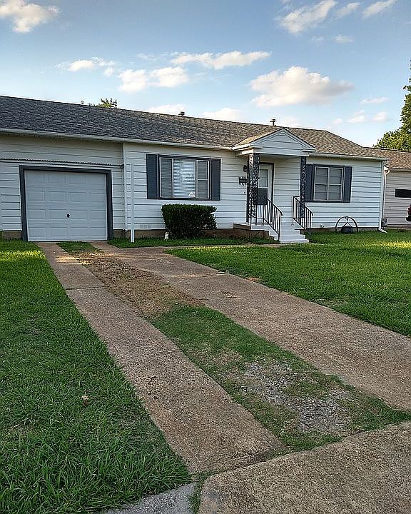 1st image of 1813 Garden Oaks Dr