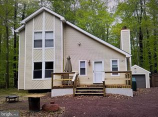 187 Wyomissing Dr, Pocono Lake, PA 18347