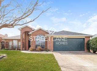 917 Ryanfield Ct, Burleson, TX 76028