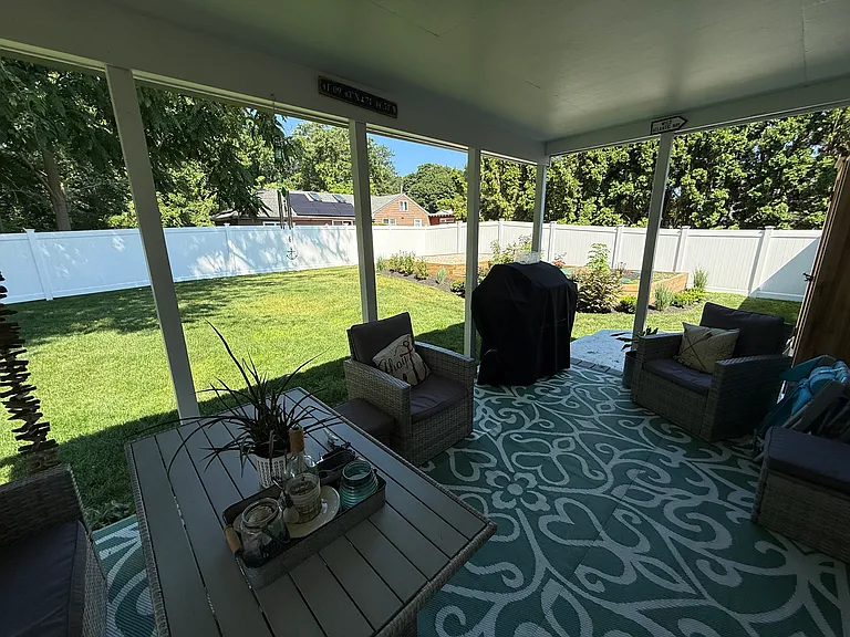 89 Baycliff Dr — Photo 17