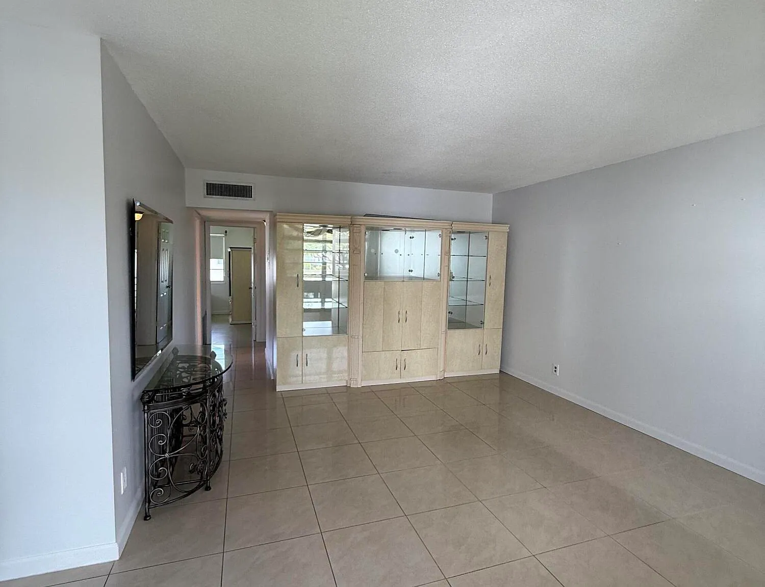 2 bed, 1.5 bath, 798 sqft, $1,475 — Photo 4
