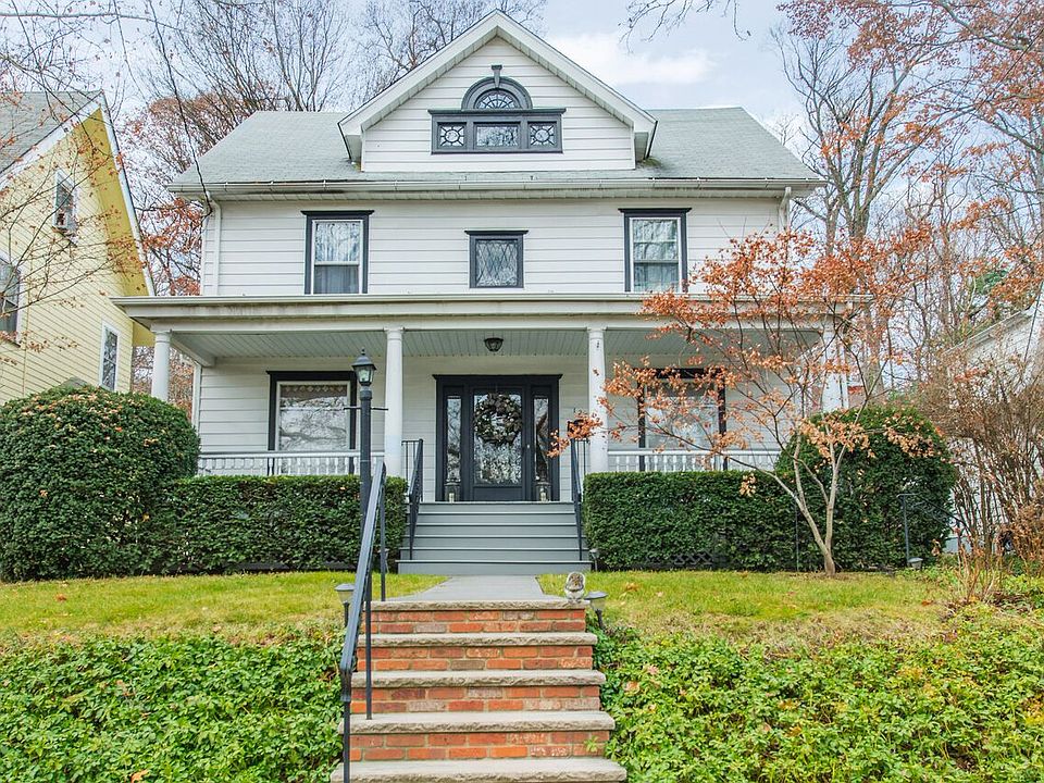 1st image of 122 Essex Ave