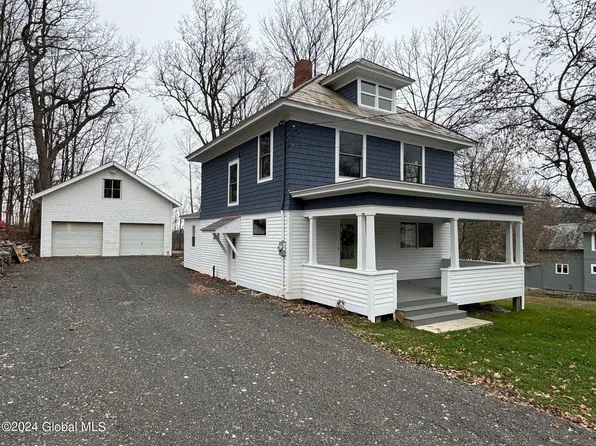 14 Park Avenue, Ticonderoga, NY 12883