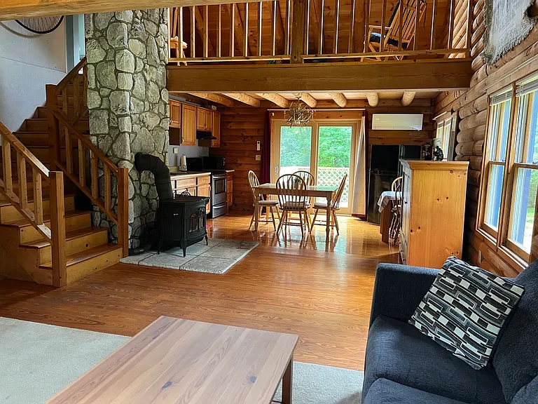 Livingroom to kitchen