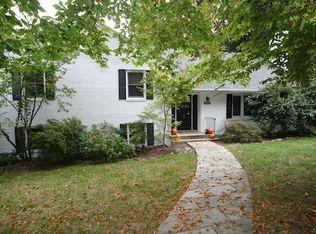 9707 Cedar Ln, Bethesda, MD 20814