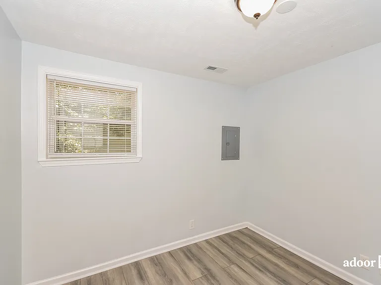 111 McKinley St — Photo 14