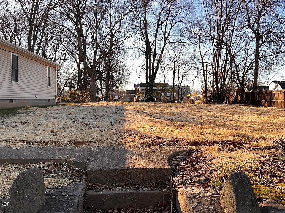 2nd image of 2548 Magazine St