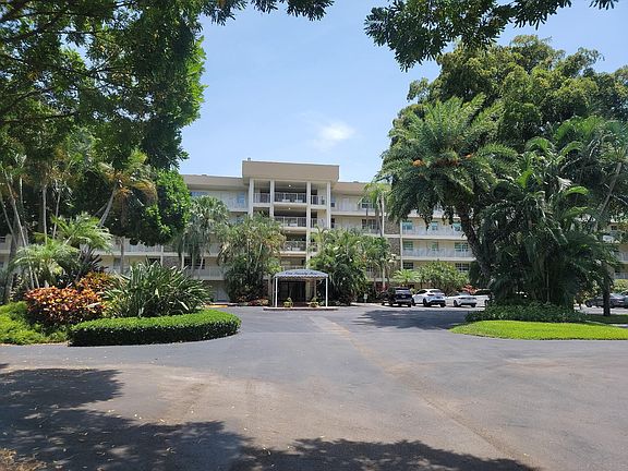 5th image of 4000 Cypress Grove Way #305