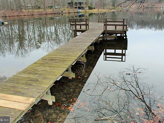 3rd image of 1245 Lakeside Dr