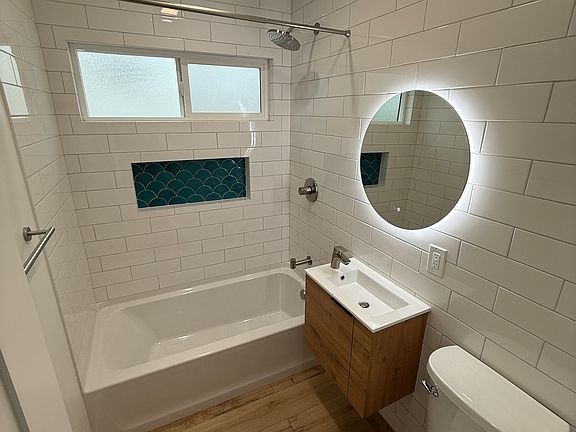 3rd image of 1509 N Hollywood Way APT C
