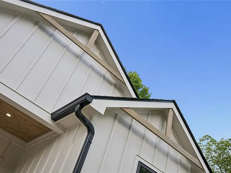 2050 Morehouse Dr NW — Photo 3