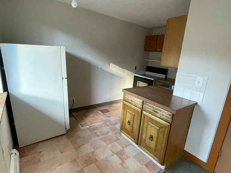 100 Artesian Dr — Photo 2