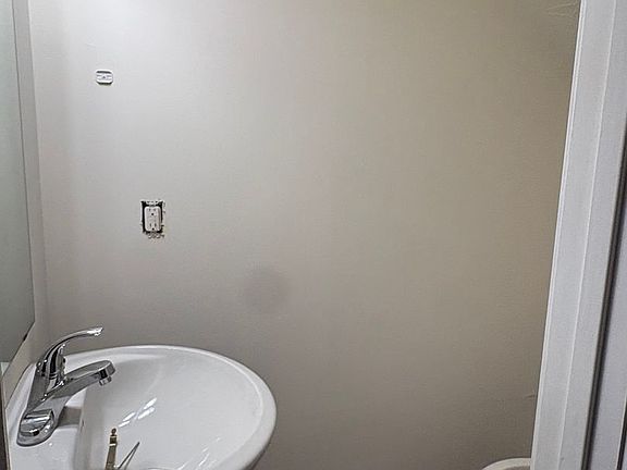 5th image of 541 McFadin Station St #B