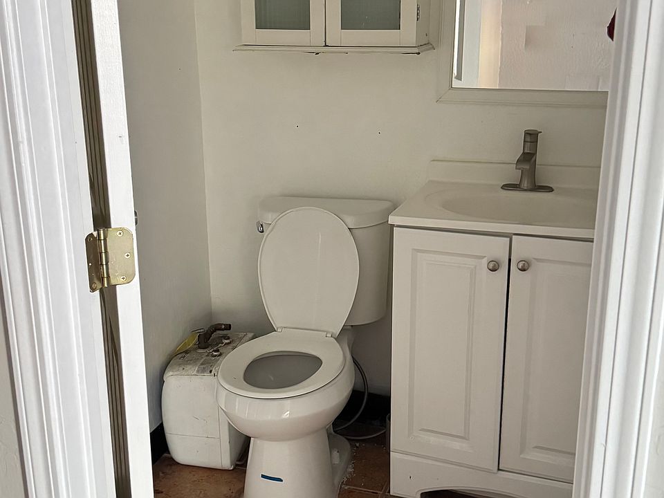 2nd image of 361 Willow St #2