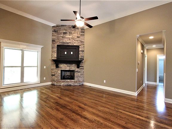 2nd image of 306 Buckeye Pl #55-lot 55