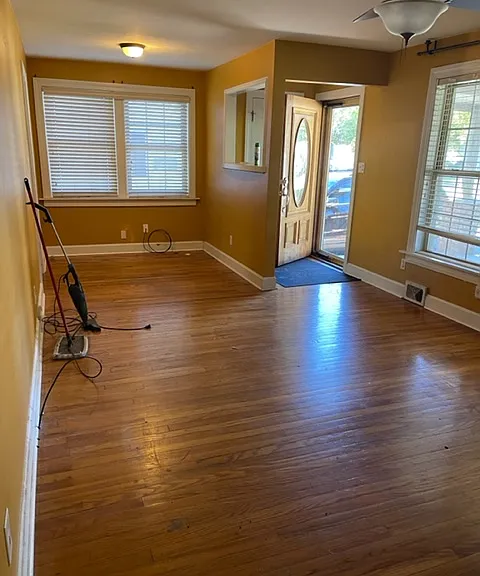 225 Demaree Dr — Photo 3