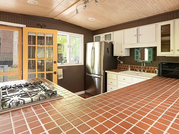 4th image of 930 Wildwood Garden Dr