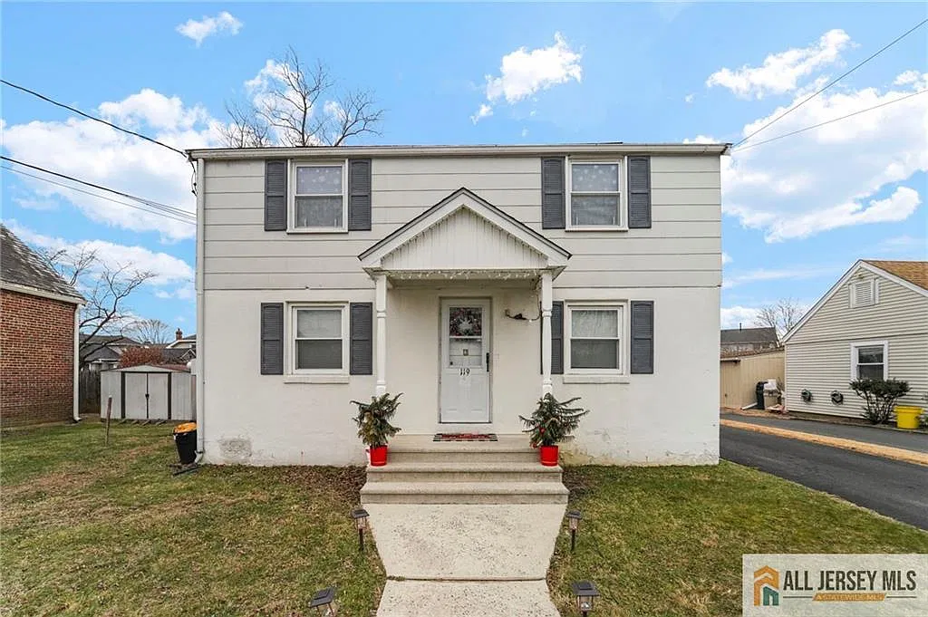 2 bed, 1.0 bath, 1200 sqft, $1,950 — Photo 1