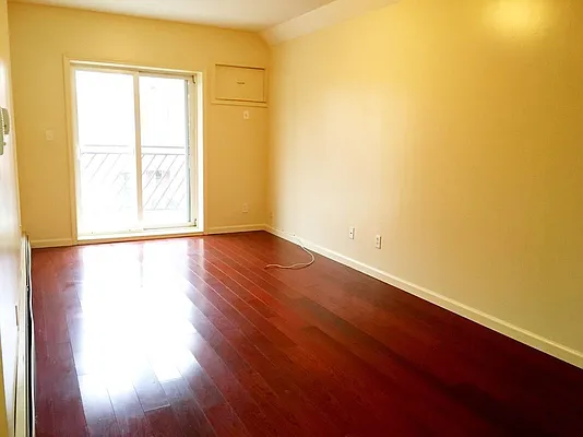 Rented by NY Space Finders Inc. | media 33