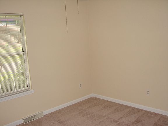 5th image of 105 Jennings Ct