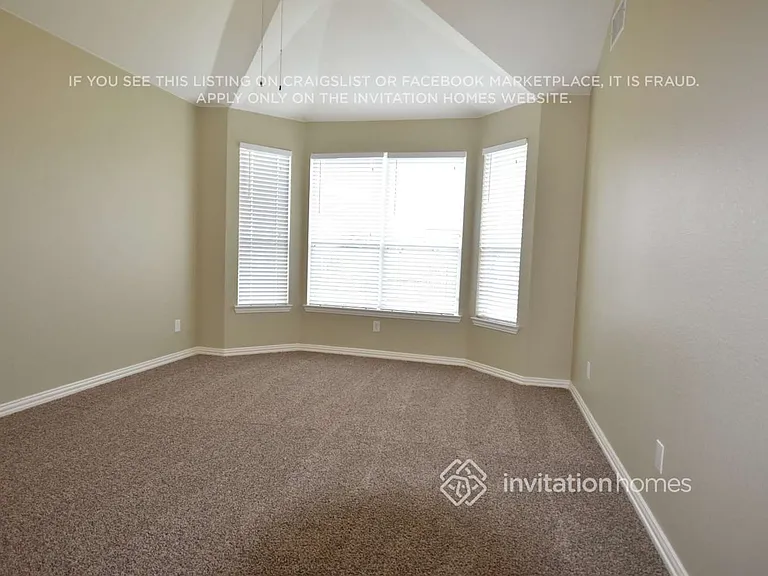 636 Shire Way — Photo 14