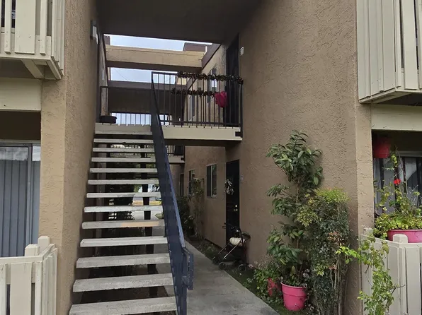 1050 Rock Springs Rd Unit 240, Escondido, CA 92026