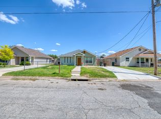 637 Roach St, Uvalde, TX 78801