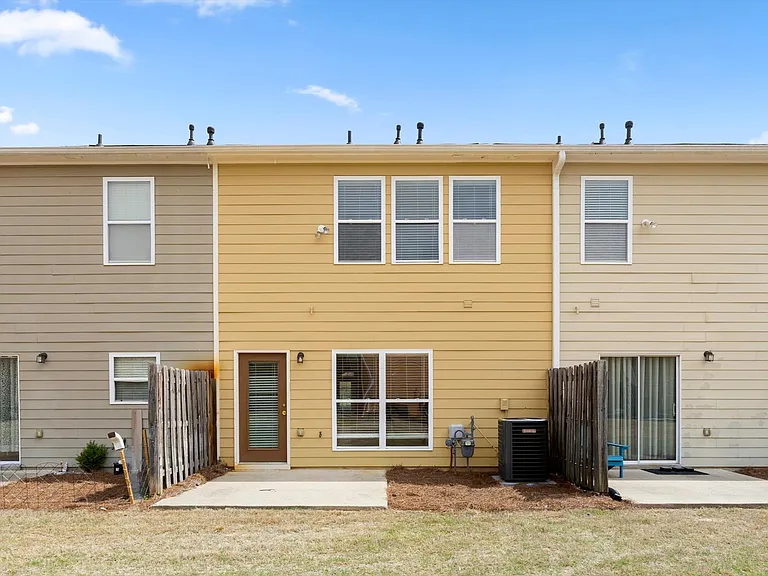 1947 Lakeshore Overlook Cir NW — Photo 39