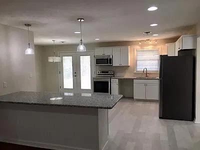 3 bed, 1605 sqft, $1,600 — Photo 4