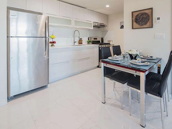 4th image of 3508 146th St #4C