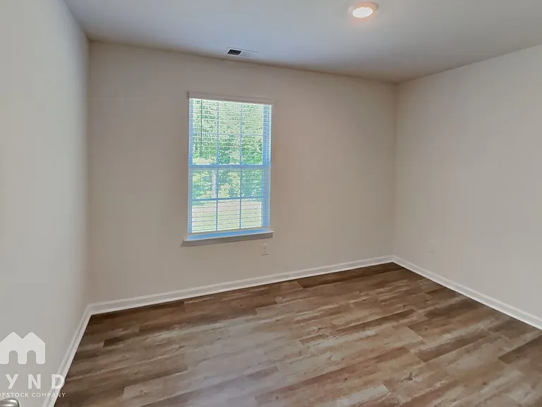 2331 Meadow Stream Dr — Photo 12