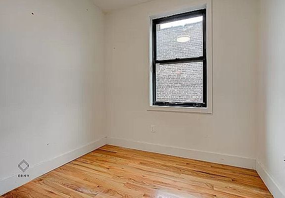 3rd image of 1603 Lincoln Pl APT 6A