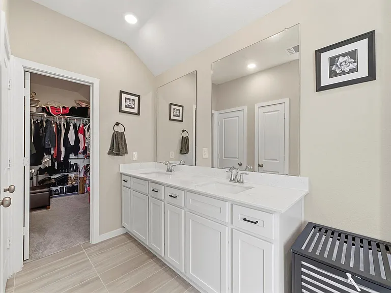21235 Doubtful Canyon Dr — Photo 21