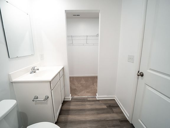 5th image of 226 Coldwater Creek Ct