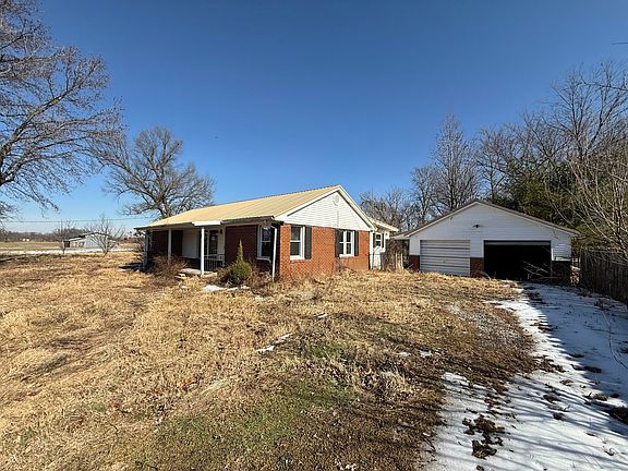3rd image of 82 Ingleside Rd