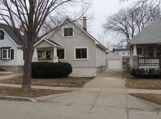 1614 S 89th St, West Allis, WI 53214