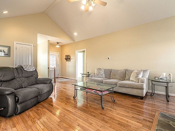 4th image of 3105 Pheasant Ct