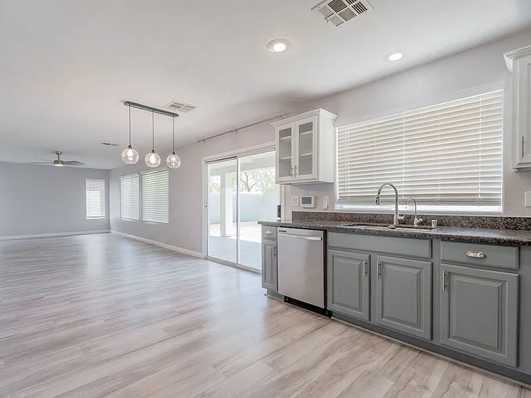 1109 Devon Downs Ave — Photo 15