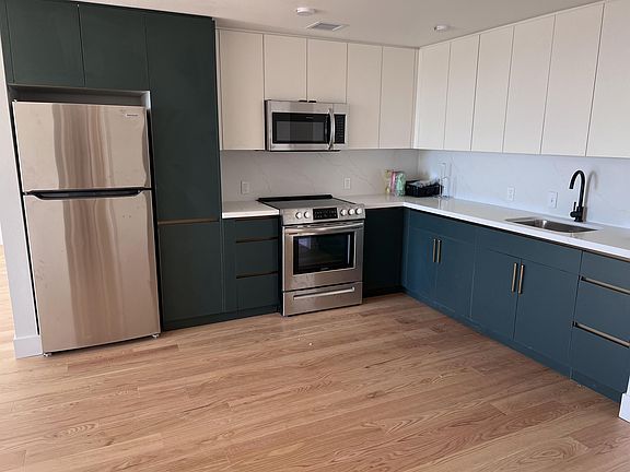 3rd image of 2556 Telegraph Ave #10900130