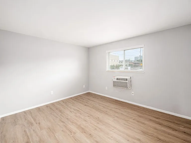 593 Riverview Dr #F — Photo 15