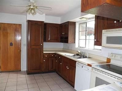 3rd image of 242 Pamela Ave