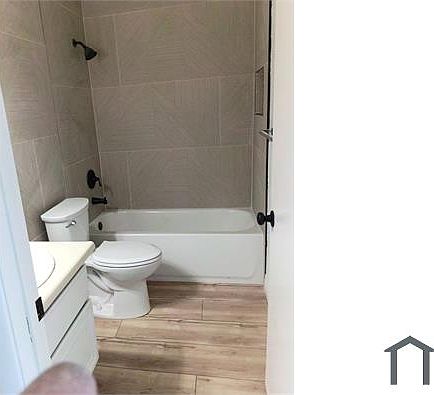 4th image of 840 N Sloan Ln APT 202