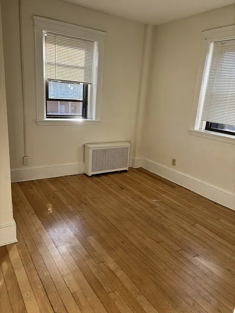 233 Harvard Ave — Photo 2