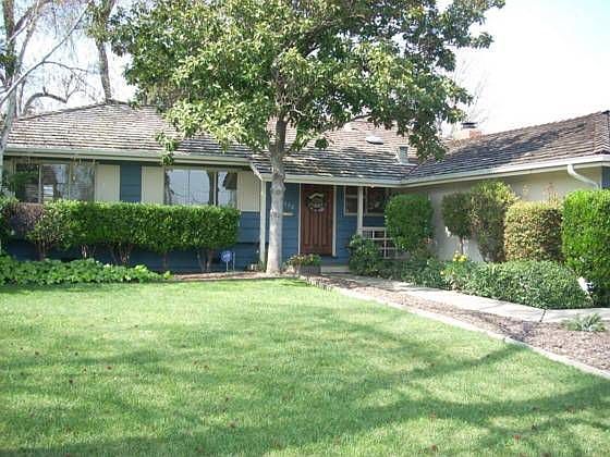 1st image of 352 Lowell Dr