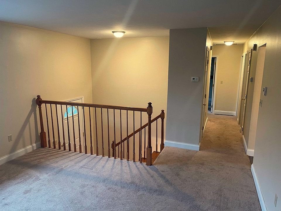 1st image of 104 Elizabeth Cir