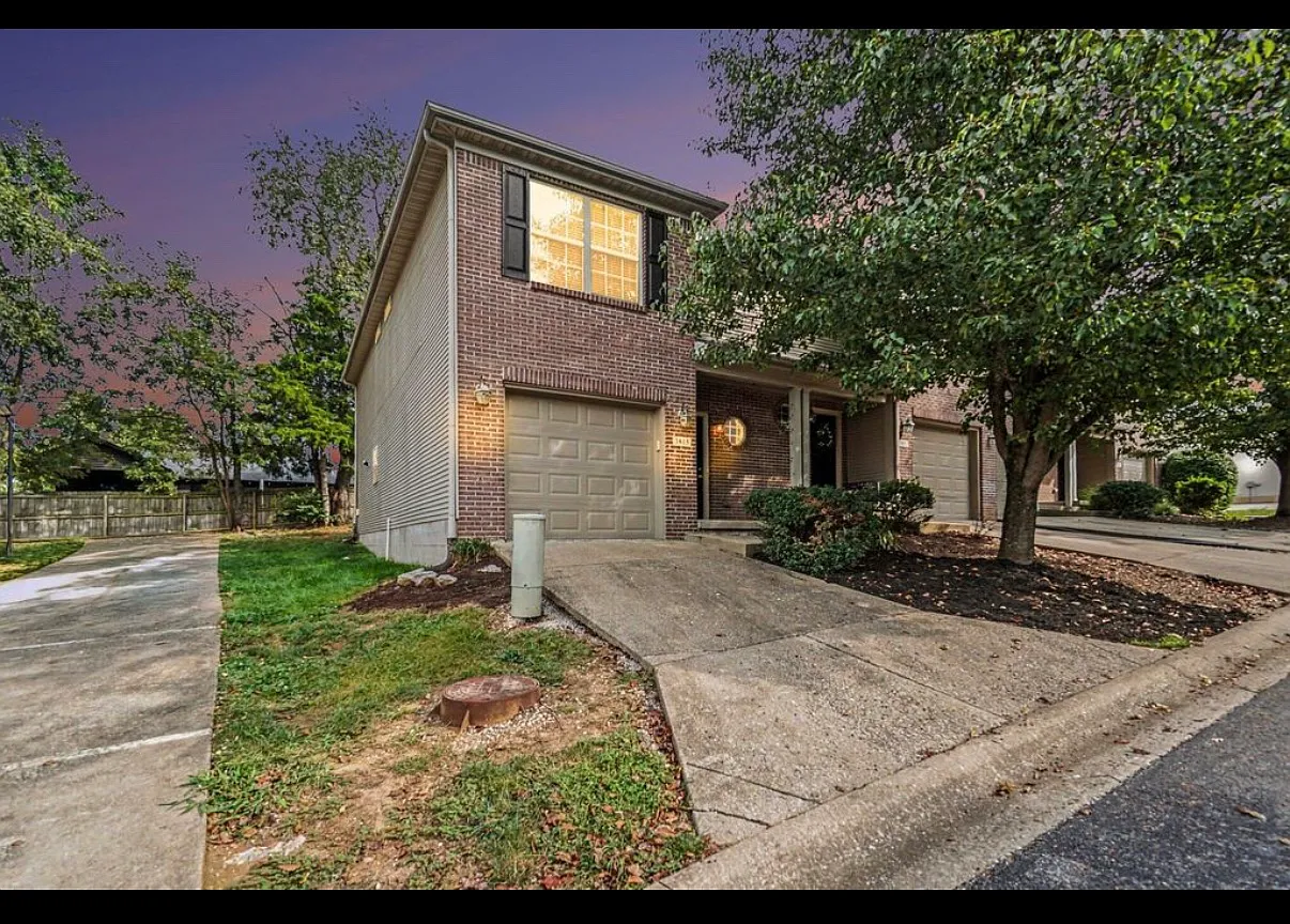 3 bed, 2.5 bath, 1410 sqft, $1,750 — Photo 1